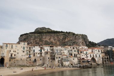 Denizde Ortaçağ Kenti