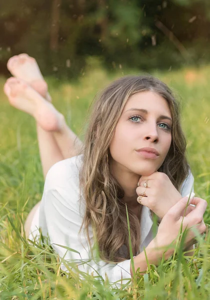 Portrait Beautiful Woman Wood — Stock Photo, Image