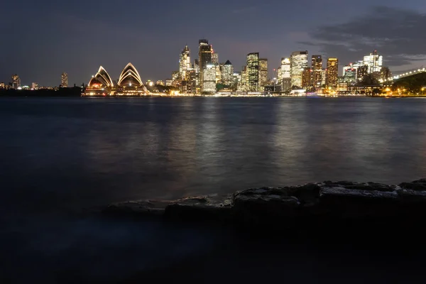 Sydney Austrália Abril 2018 Cidade Sydney Iluminou Noite Derramou Luz — Fotografia de Stock