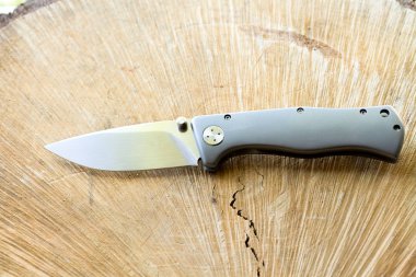 Bıçak. Poket bıçak. EDC her gün taşımak