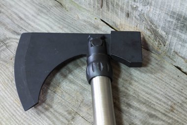 Kurtarıcı görünümü yukarıdan balta. Araçlar kurtarıcı ve itfaiye eri.