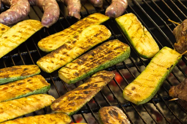 Barbecue Met Groenten Koken Courgette Groenten Brand — Stockfoto