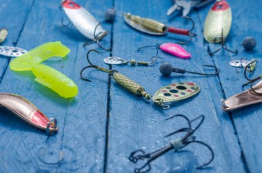 İplik için balıkçılık lures. Su damlaları. Tee, yem, yumuşak yem, sallananlarla, zor yem.