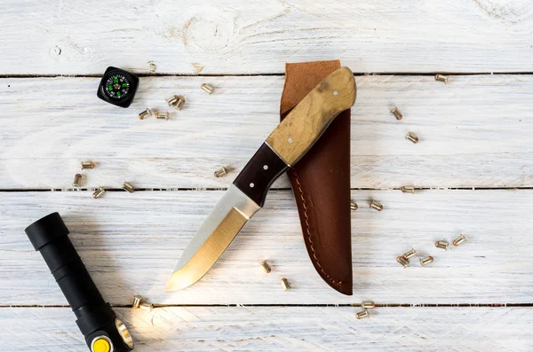 Cuchillo Brújula Linterna Iluminada Contra Las Balas Dispersas Cuchillo Para — Foto de Stock