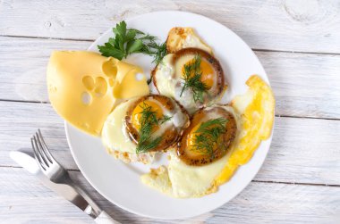 Hızlı ve sağlıklı bir kahvaltı. Hızlı ve sağlıklı gıda. Parlak sabah ve neşeli ruh. Beggining günün. Çalışma gününün başlangıç.