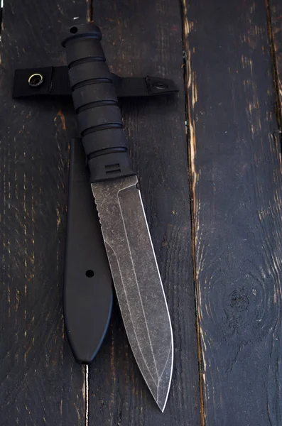 Grosso Coltello Militare Con Una Lama Affilata Coltello Nero — Foto Stock