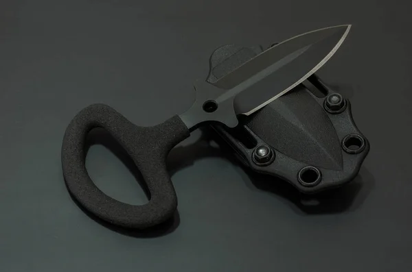 Cuchillo Táctico Negro Con Funda Plástico Negra Negro Sobre Negro — Foto de Stock