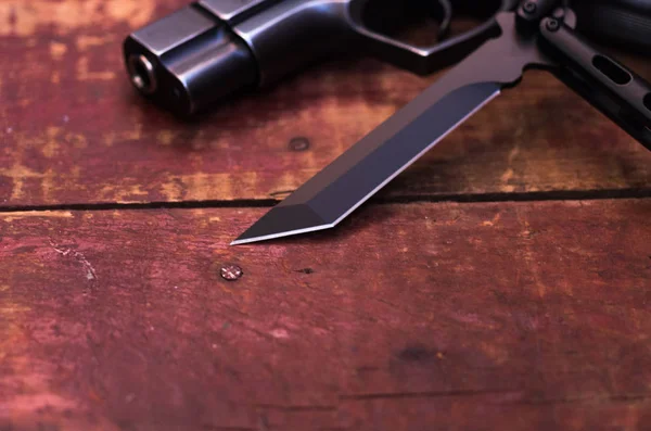 Лезо Ножа Дуло Пістолета Ніж Під Кутом — стокове фото