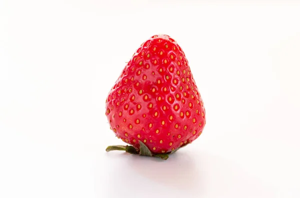Beerenerdbeeren Auf Weißem Hintergrund Isolieren Von Erdbeeren Frontansicht — Stockfoto