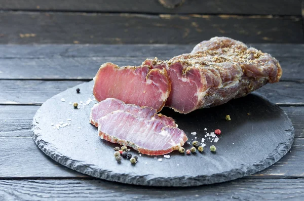 Carne cocinada en casa. Carne para cerveza . — Foto de Stock