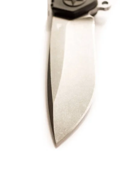 Ostrze noża na białym tle. Ramka pionowa. — Zdjęcie stockowe