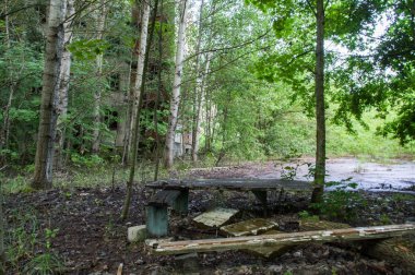 Orduyu dinlendirmek için bir yer. Kurtarıcı molası için bir yer. Askeri teçhizat kalıntıları.