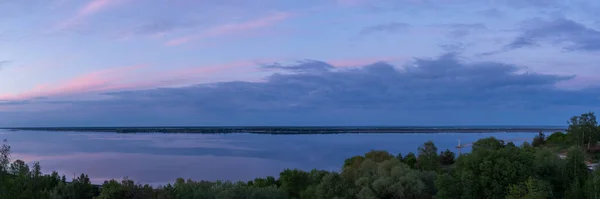 Panoramiczne Zdjęcie Natury Nad Wodą Panorama Zachodzie Słońca — Zdjęcie stockowe