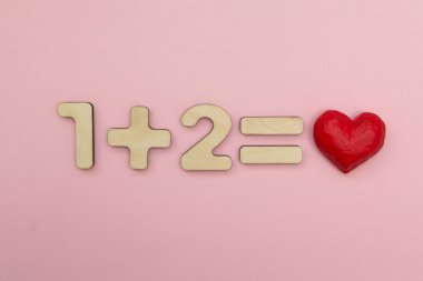 Aşk matematik. Bir artı iki eşittir kalp.