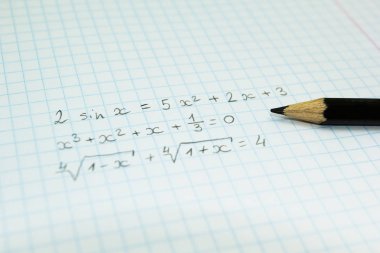 Dersler için bir defter matematiksel formüller.