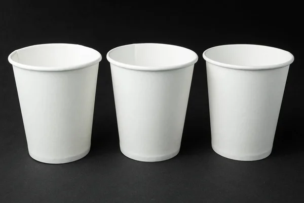 Три чашки кавового паперу для гарячого чаю, кави та соку — стокове фото