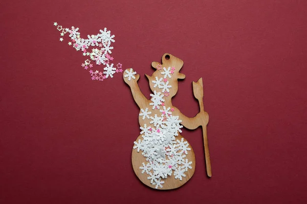 Muñeco de nieve decorativo lanza nieve. Hada mágica fondo . —  Fotos de Stock