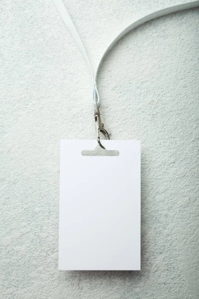 Fehér Nyakpántos fehér háttér üres jelvény — Stock Fotó