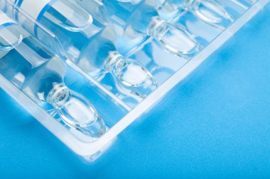 Sıvı örneklerini dağıtımı için ampul labaratuar donanımları.