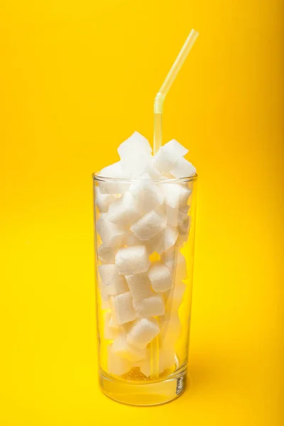 Hoher Kaloriengehalt in Getränken. Zucker- und Glukoseabhängigkeit — Stockfoto