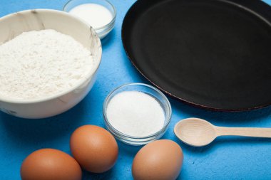 Geleneksel krep yemek tarifi.