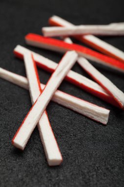 Yengeç çerez - Asya çubukları surimi.