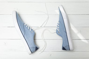 Casual denim spor ayakkabıları aksesuar.