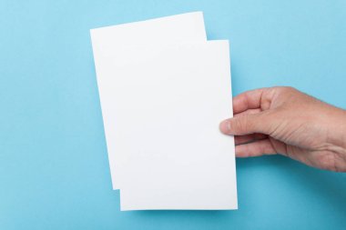 Kağıt el ilanı A5 mockup, davetiye şablonu.