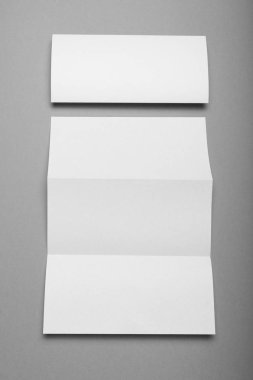 Üç kat broşür boş, boş iş el ilanı, kitapçık.