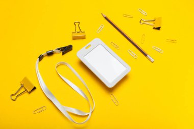 Lanyard ile boş rozet, güvenlik şablonu.