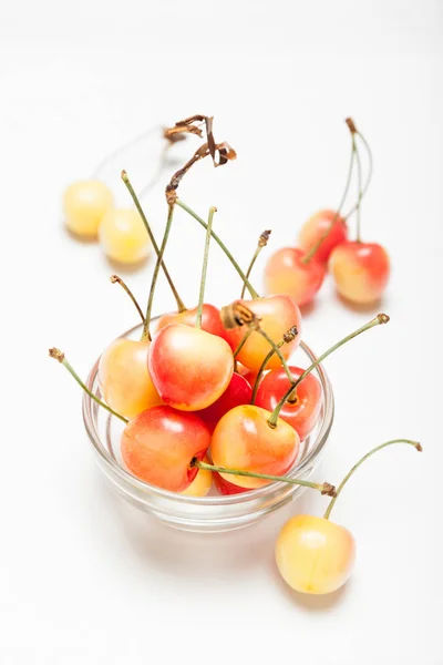 Antioxidáns friss gyümölcs, sárga Rainier cseresznye. — Stock Fotó