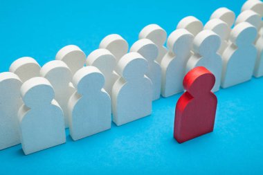 Bireysel, benzersiz bir kavram. Kimlik asisi, hırs.