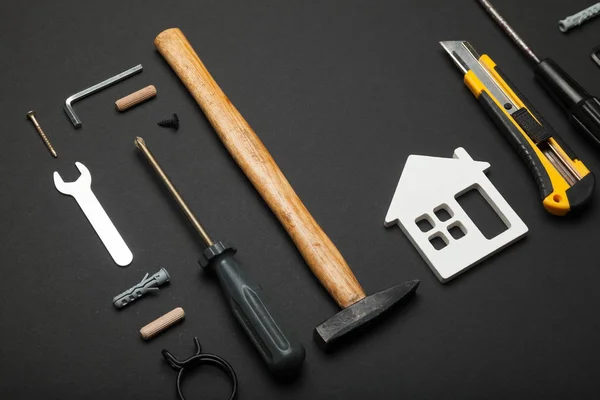Fix house maintenance, sale property. Home building.