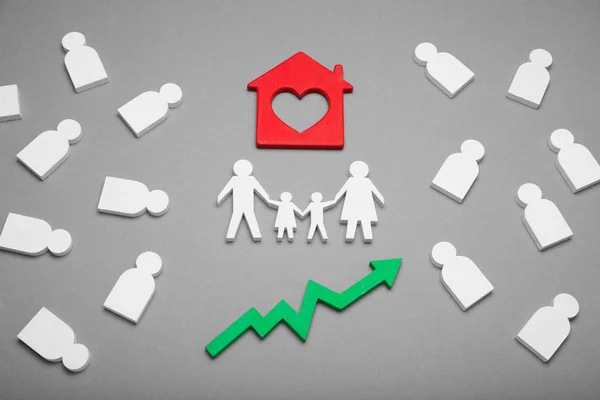 Růst rodinných nemovitostí, koncept růstu nemovitostí. — Stock fotografie