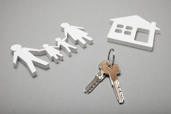 Klíč od domu, přístup domů. Koupit nový koncept bytu. — Stock fotografie