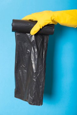 Boş çöp rulosu, plastik çöp torbası..