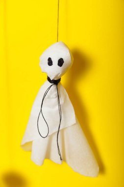 Çocuklar ürkünç sanat, cadılar bayramı kutlaması, kağıt hayaletler..