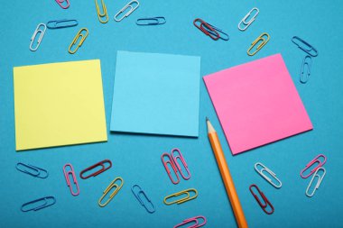 Three empty note paper for message. 