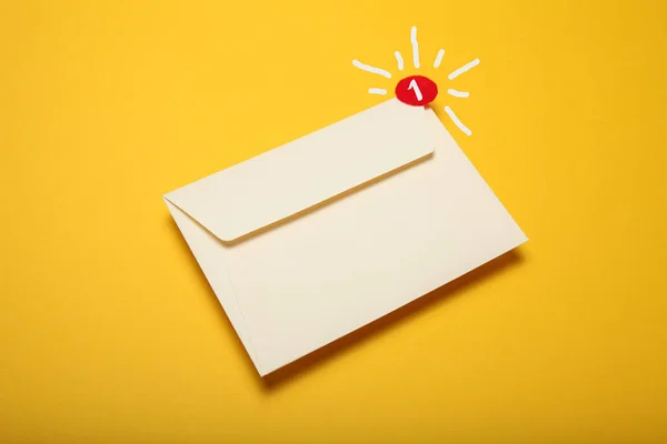 Postbezorging. Sms chat, nieuwe e-mail. Zakelijke communicatie — Stockfoto
