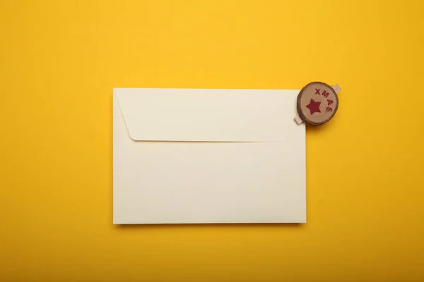 Vánoční Santa Claus dopis, papírová obálka. — Stock fotografie