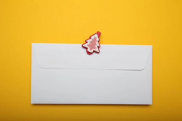 Escribe una carta de Navidad para Santa Claus. Persona lista de deseos . —  Fotos de Stock