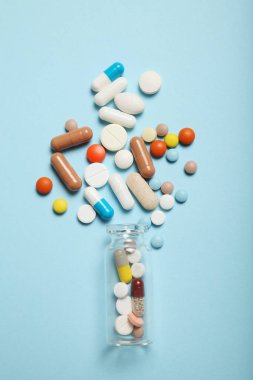 İlaç kapsülü, haplar ve ilaçlar. Erişilebilirlik eczanesi.