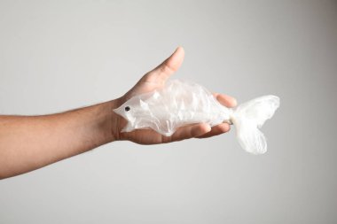 Dünya okyanuslarındaki plastik çöpler, kirlilik. Plastik balık..