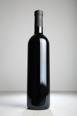 Klasik kırmızı üzüm şarabı, alkol koleksiyonu..