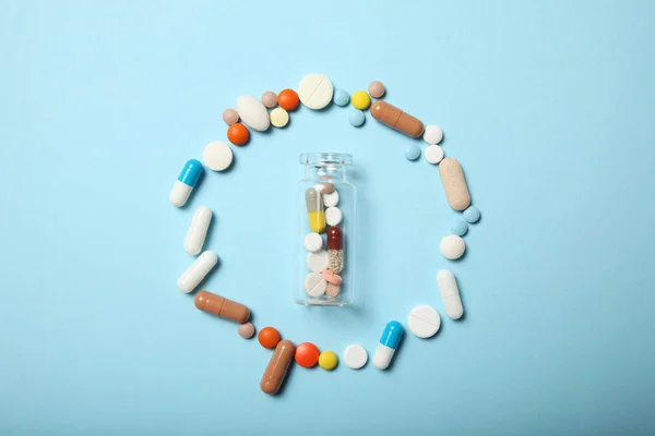 Pills and drug addiction. Antibiotic, aspirin, calcium. Emergenc — Stock Photo, Image