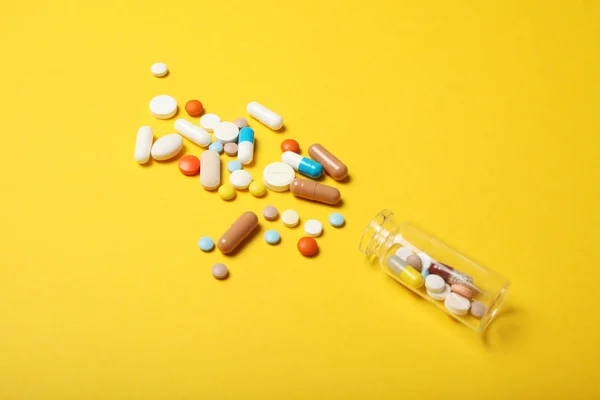 Pills and drug addiction. Medical colorful capsules. — Stock Photo, Image