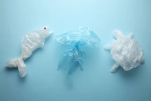 Plastový odpad ve světových oceánech, znečištění. Plastová fauna. — Stock fotografie