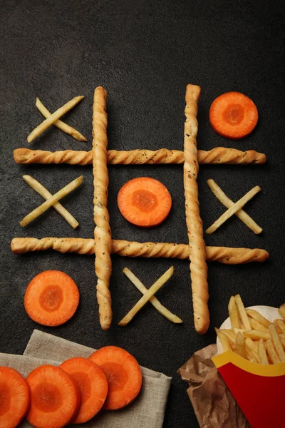 Juego Tic Tac Toe Papas Fritas Zanahoria Elegir Alimentos Saludables —  Fotos de Stock