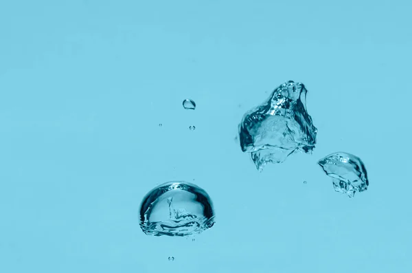 Sfondo Bolla Acqua Blu Spruzzi Subacquei Liquido Trasparente — Foto Stock