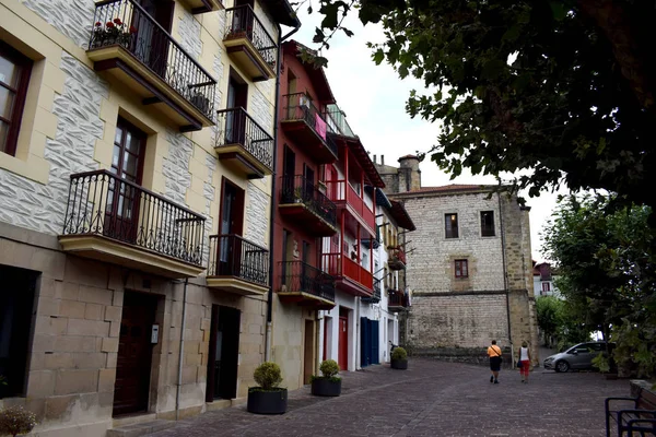 Hondarribia Bulutlu Bir Günde Sokaklar Evler Spanya — Stok fotoğraf